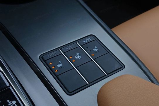 Lexus UX 300h F Sport Design