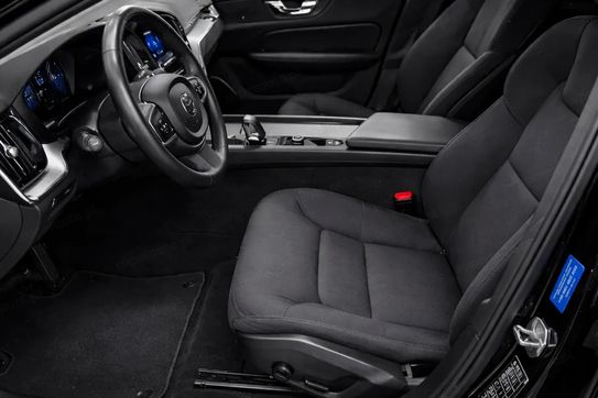 Volvo V60 B4 B Momentum Pro