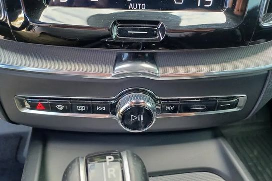 Volvo XC60 T4 R-Design