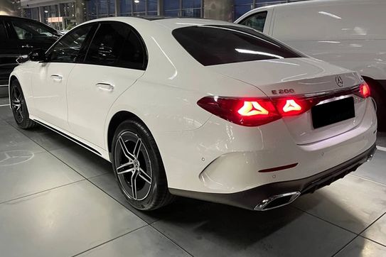 Mercedes Klasa E 200 4-Matic AMG