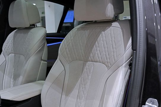 BMW Seria 5 540i xDrive mHEV aut