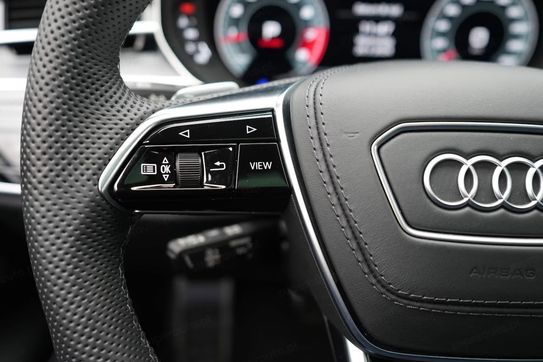 Audi A8 S8 TFSI quattro