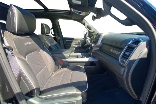 Ram 1500 Laramie Sport Crew 4x4