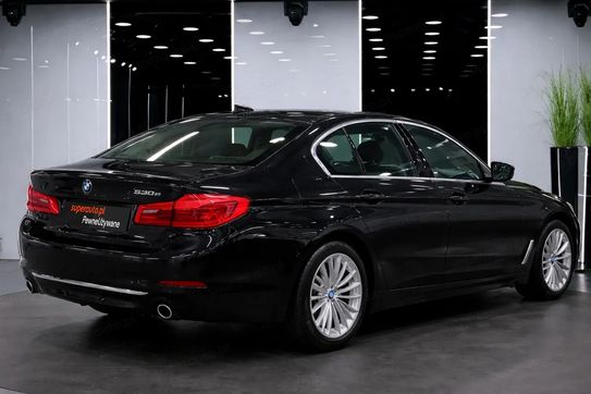 BMW Seria 5 530e xDrive Luxury Line