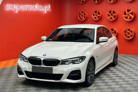 BMW Seria 3 330e xDrive M Sport