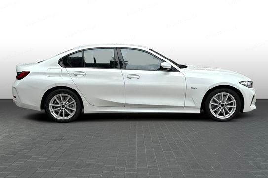 BMW Seria 3 320e PHEV