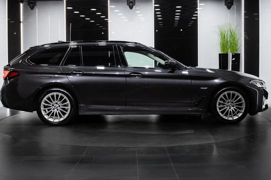 BMW Seria 5 530e xDrive Luxury Line aut