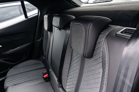 Peugeot 2008 Allure e-DCS 1.2 mHEV