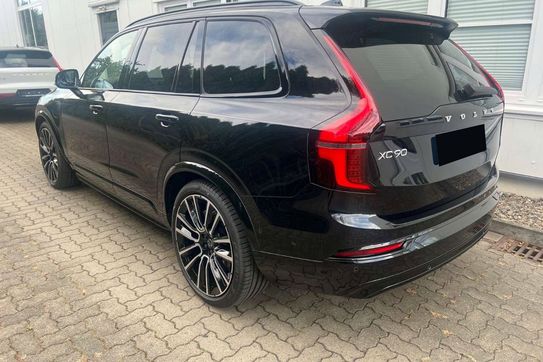 Volvo XC90 B5 AWD Ultra Dark