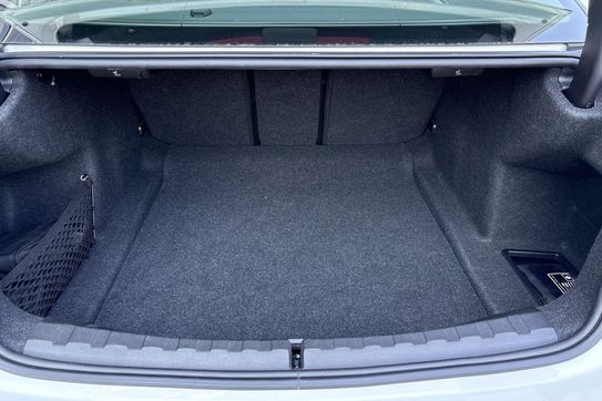 BMW Seria 3 318i