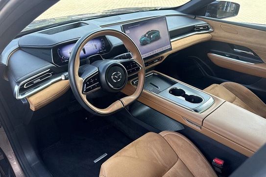 Mazda 6 68.8KWH Takumi Plus
