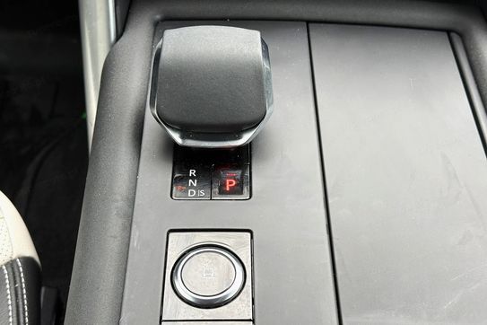 Land Rover Discovery D250 Dynamic SE