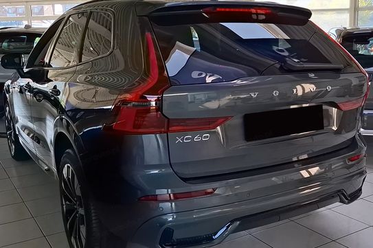 Volvo XC60 T6 Plug-In Hybrid AWD Ultra Dark