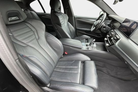 BMW Seria 5 M550i xDrive