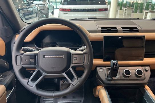 Land Rover Defender 110 3.0 D250 X-Dynamic HSE