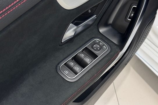 Mercedes CLA Shooting Brake 200 AMG Line