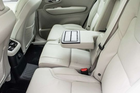 Volvo XC90 B5 AWD Ultra Dark 7os