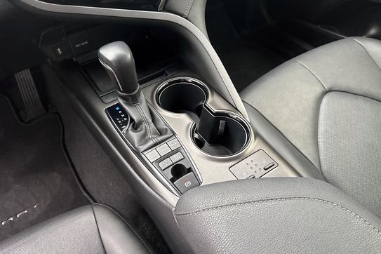 Toyota Camry Comfort 2.5 Hybrid