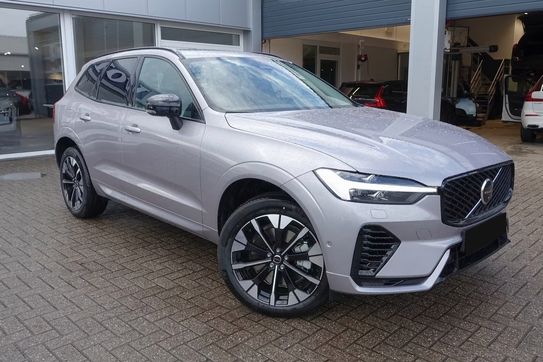 Volvo XC60 B5 AWD Ultra Dark