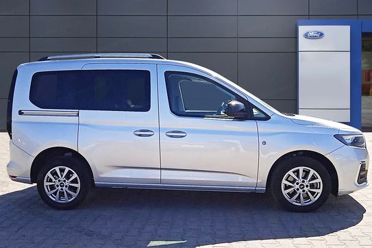Ford Tourneo Connect L1H1 Titanium