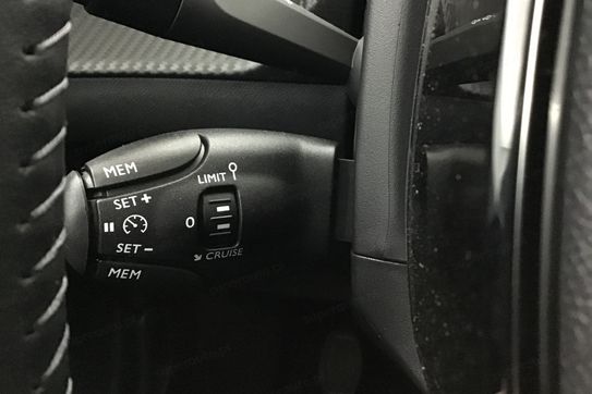 Peugeot 2008 ALLURE 1.2 PureTech