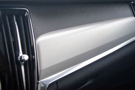 Volvo V90 T6 AWD Plug-In Hybrid Plus Dark