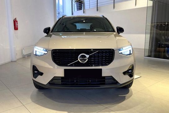 Volvo XC40 B3 Plus Dark
