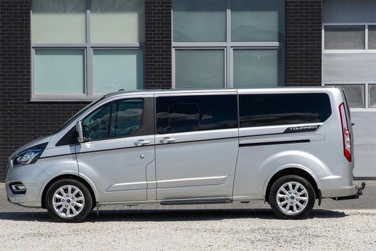 Ford Tourneo Custom L2H1 AT