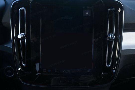 Volvo XC40 B3 Plus Dark