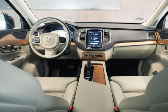 Volvo XC90 B5 D AWD Momentum Pro