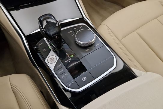 BMW Seria 3 318d Advantage