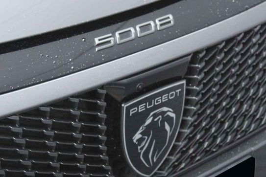 Peugeot 5008 Allure e-DCS6 1.2 mHEV