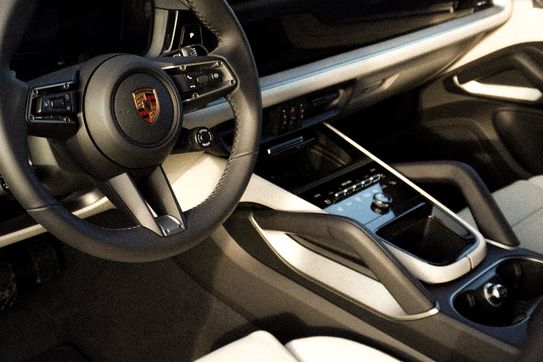 Porsche Cayenne Coupe E-Hybrid