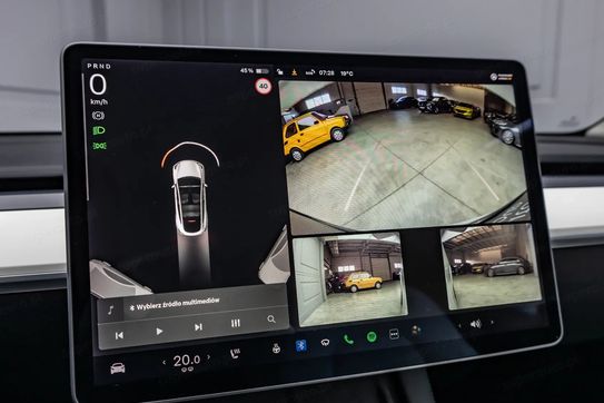 Tesla Model Y Long Range  Dual Motor AWD