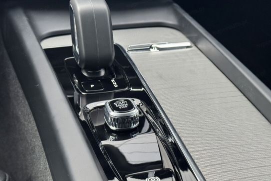 Volvo XC60 B4 B Plus Dark aut