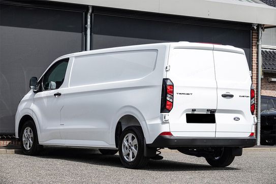 Ford Transit Custom 320 L2H1 Trend A8