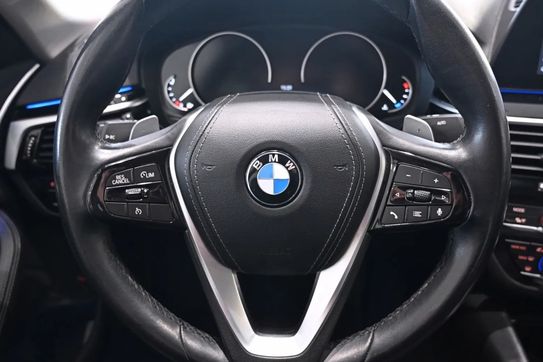 BMW Seria 5 520i Sport Line