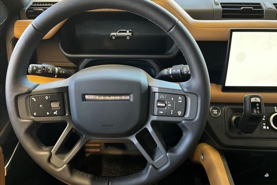 Land Rover Defender 110 3.0 D250 X-Dynamic HSE