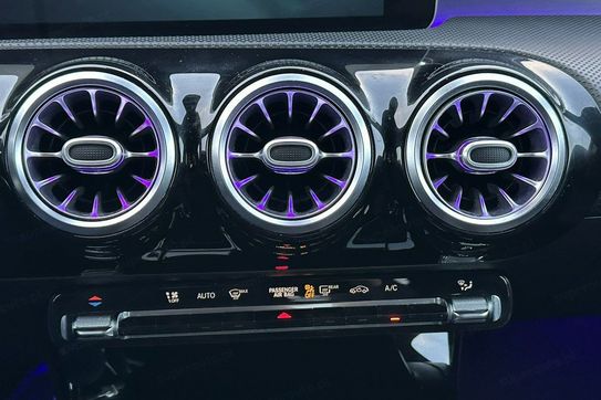 Mercedes CLA 220 4-Matic AMG Line 7G-DCT