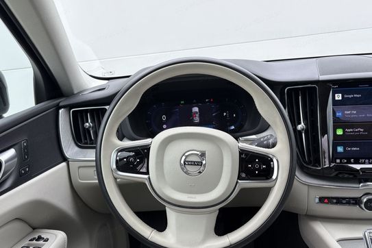 Volvo XC60 B4 D AWD Plus Dark aut