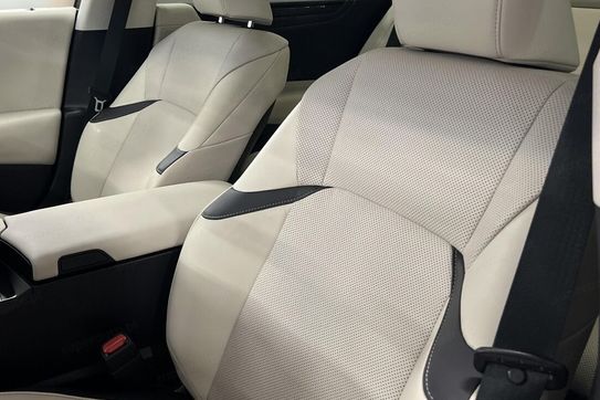 Lexus ES 300h Business Edition 2.5 E-CVT