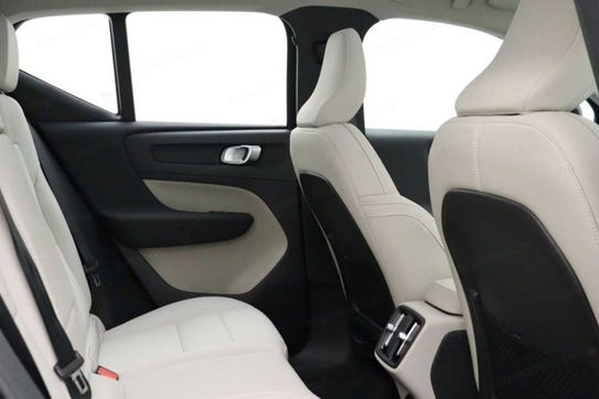 Volvo XC40 B4 Ultra Dark