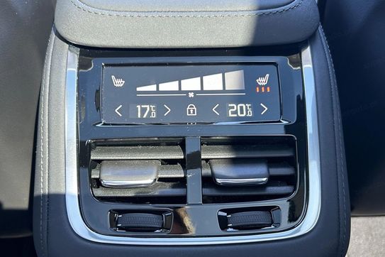 Volvo XC90 T8 AWD Plug-In Hybrid Plus Dark 7os aut
