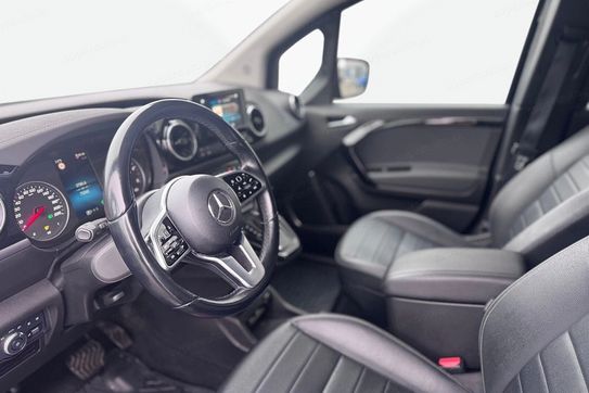 Mercedes T klasa T180d AT