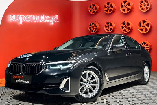 BMW Seria 5 520d xDrive Luxury Line