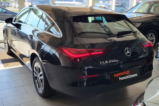 Mercedes CLA 250 e PHEV 8G-DCT