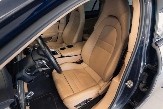 Porsche Panamera 4 E-Hybrid Platinum Edition
