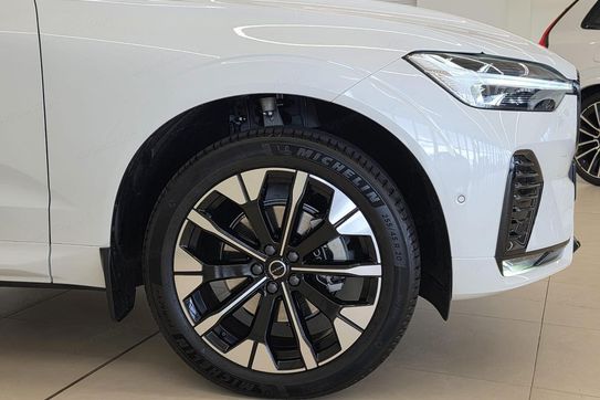 Volvo XC60 T6 Plug-In Hybrid AWD Ultra Dark