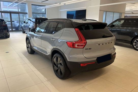 Volvo XC40 B4 Plus Black Edition