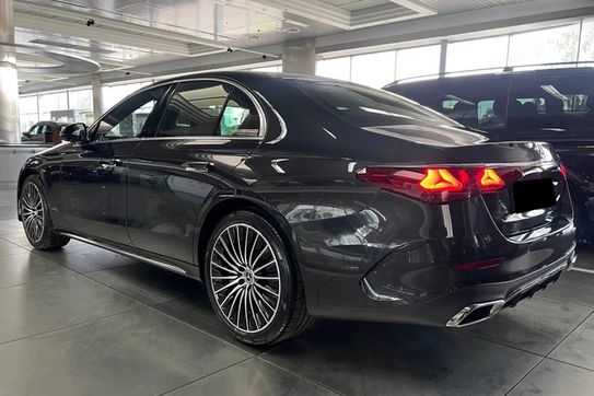 Mercedes Klasa E 220 d  4-Matic AMG